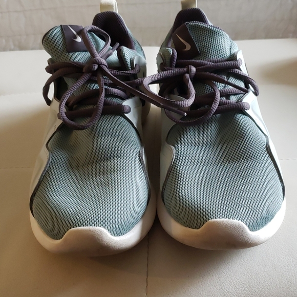 Shoes - Picture 2 of 4